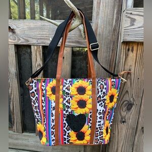 🌻NEW SUNFLOWER SERAPE PRINT SHOULDER BAG PURSE w/ CROSSBODY STRAP AND TASSEL🌻